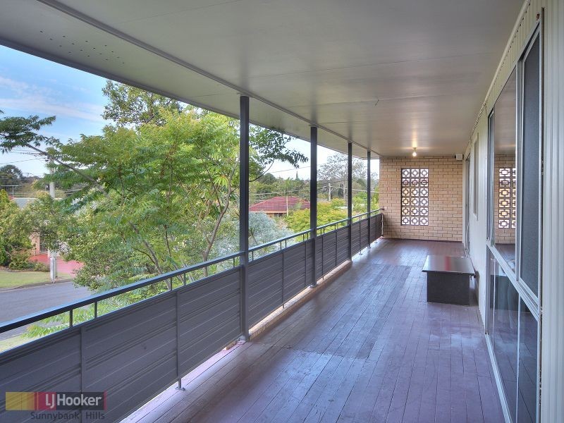 11 Bridgeport Street, Macgregor QLD 4109