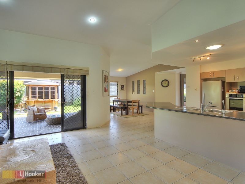 16 Freycinet Place, Calamvale QLD 4116