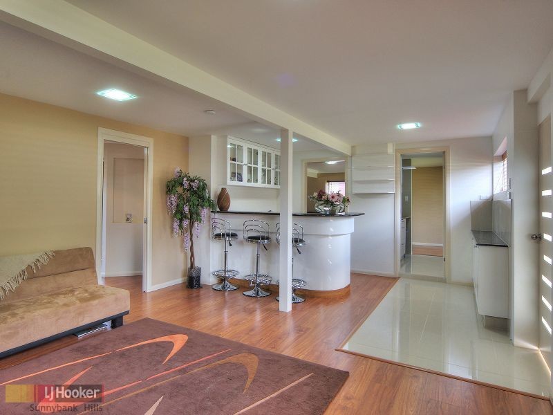 10 Tapscott Street, Wishart QLD 4122