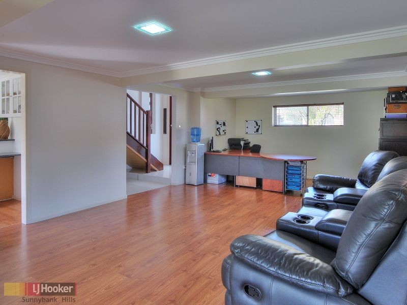 10 Tapscott Street, Wishart QLD 4122