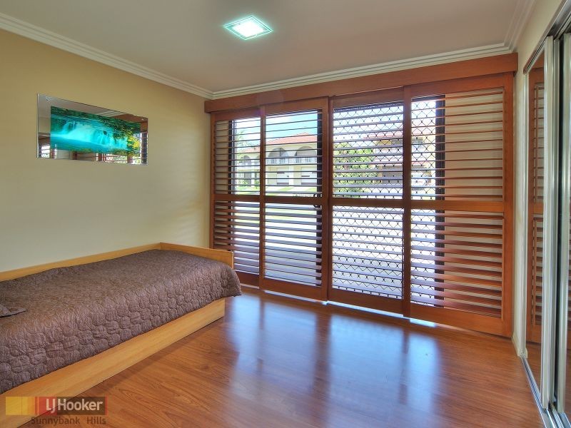 10 Tapscott Street, Wishart QLD 4122