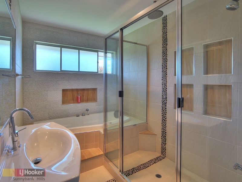 10 Tapscott Street, Wishart QLD 4122