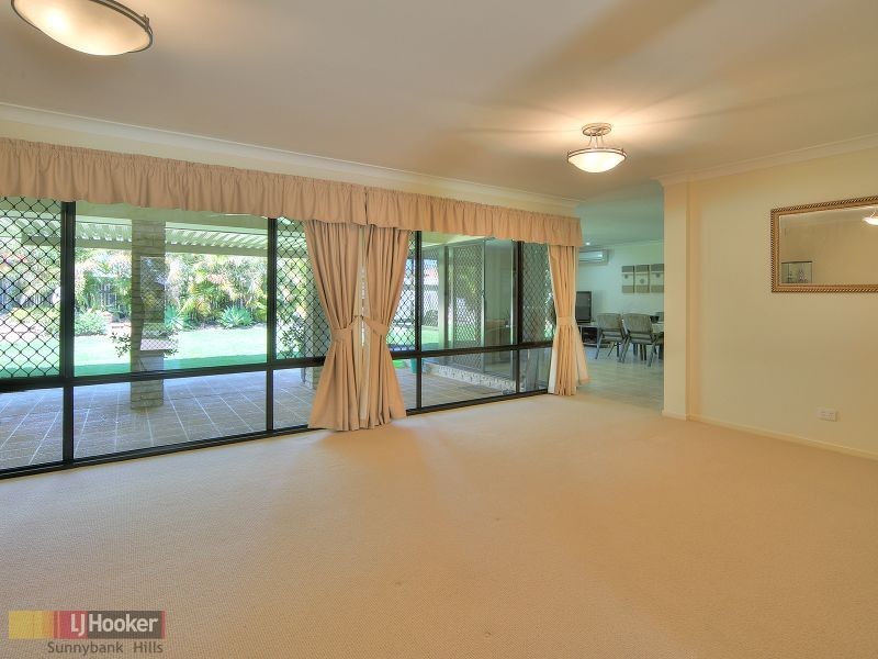 11 Tarra Place, Parkinson QLD 4115