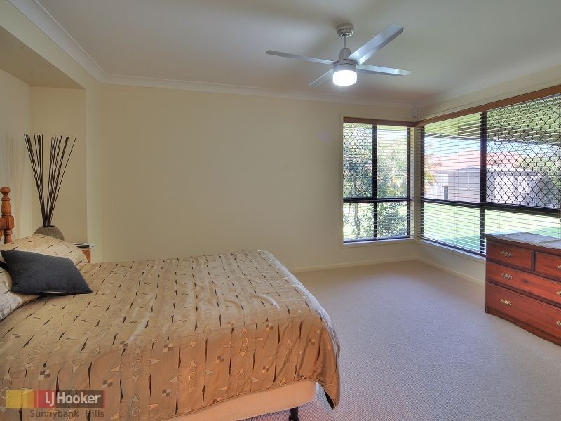 11 Tarra Place, Parkinson QLD 4115