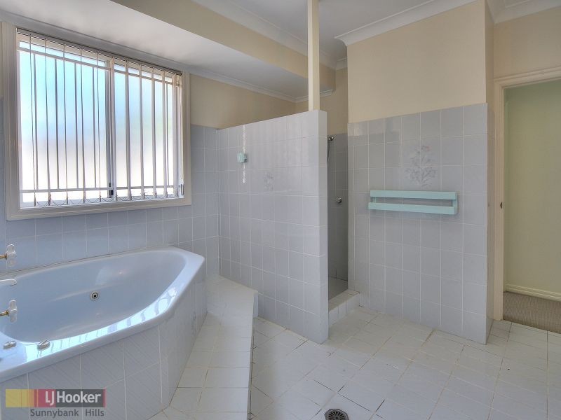 1 Madeira Court, Calamvale QLD 4116