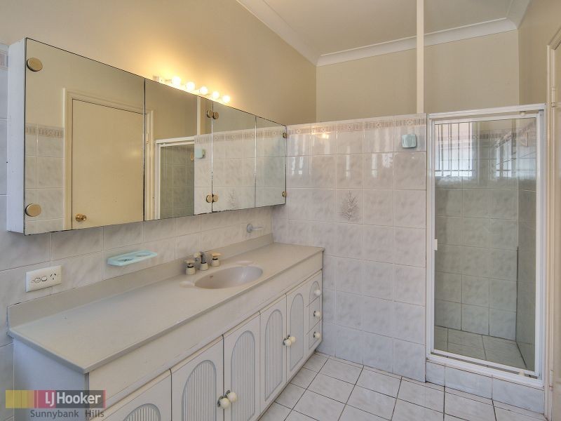 1 Madeira Court, Calamvale QLD 4116