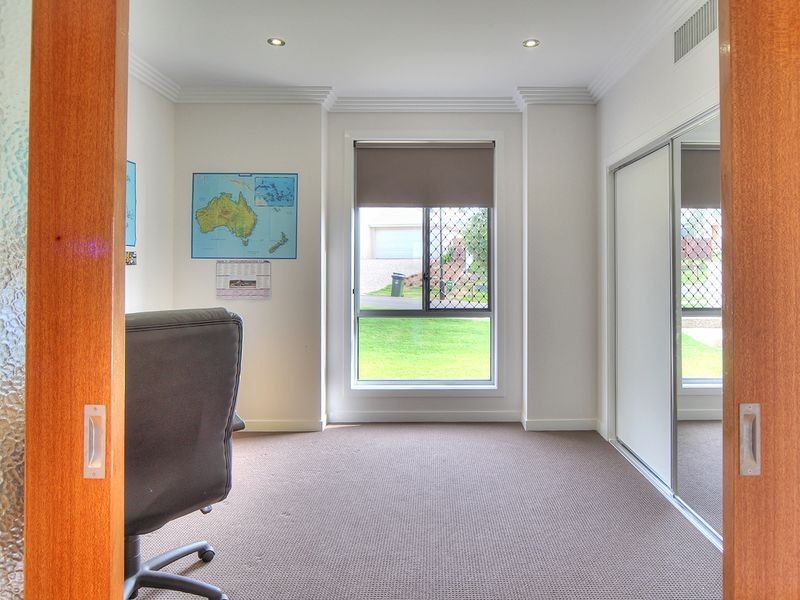 11 Henderson Street, Eight Mile Plains QLD 4113