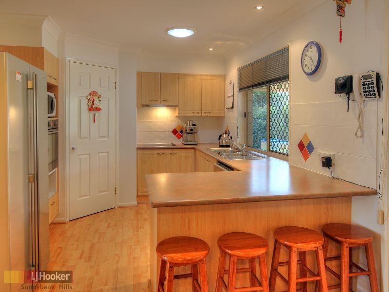 12 Strathaird Place, Parkinson QLD 4115