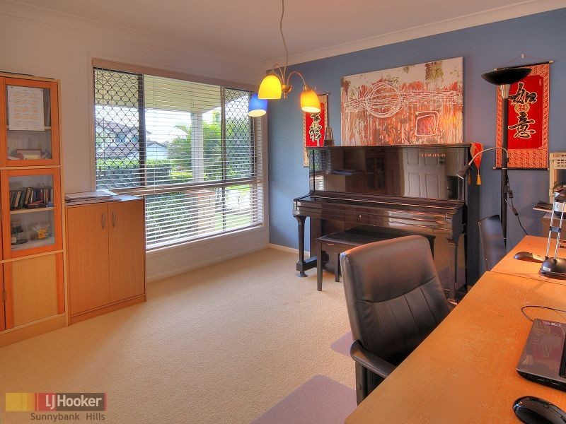 12 Strathaird Place, Parkinson QLD 4115