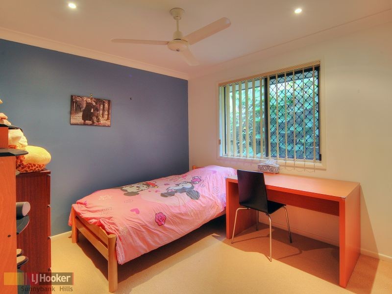 12 Strathaird Place, Parkinson QLD 4115