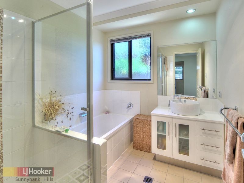 92 Lang Street, Sunnybank Hills QLD 4109