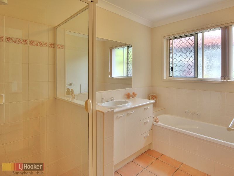 35 Cottonwood Crescent, Calamvale QLD 4116
