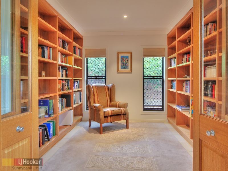 7 Peterleen Street, Robertson QLD 4109