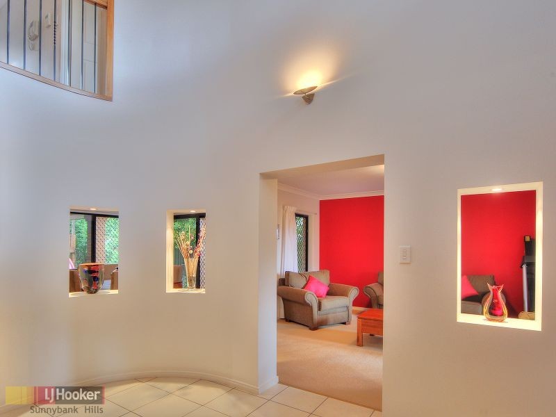 7 Peterleen Street, Robertson QLD 4109