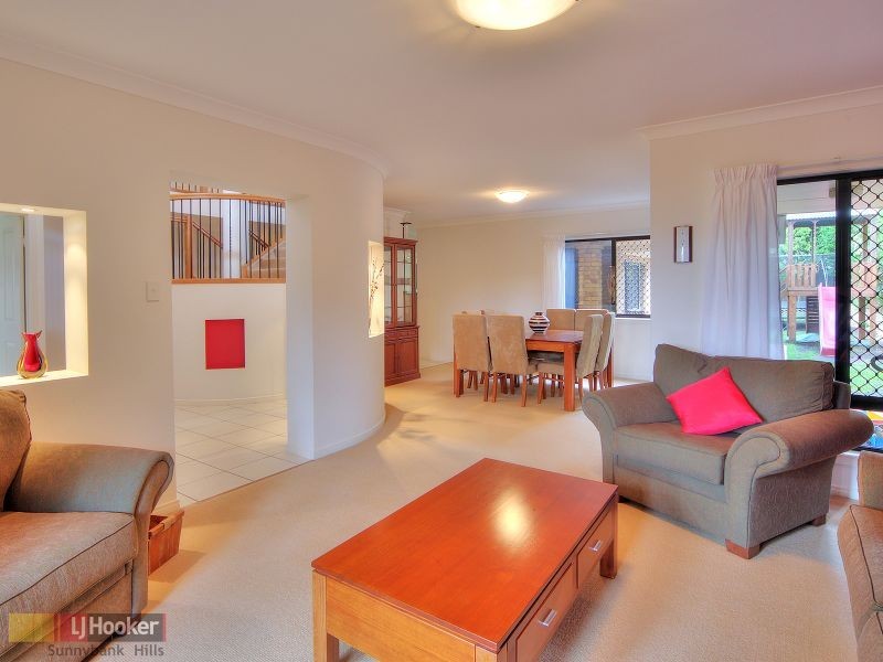 7 Peterleen Street, Robertson QLD 4109