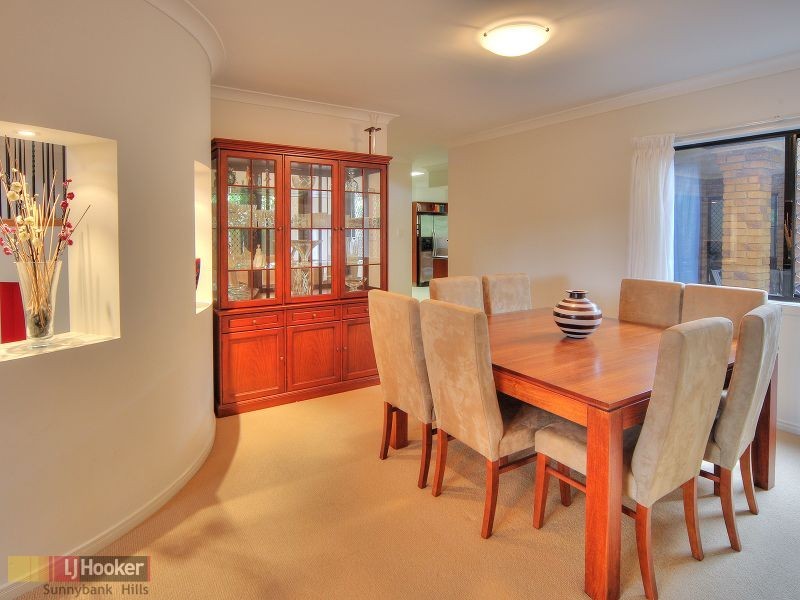 7 Peterleen Street, Robertson QLD 4109