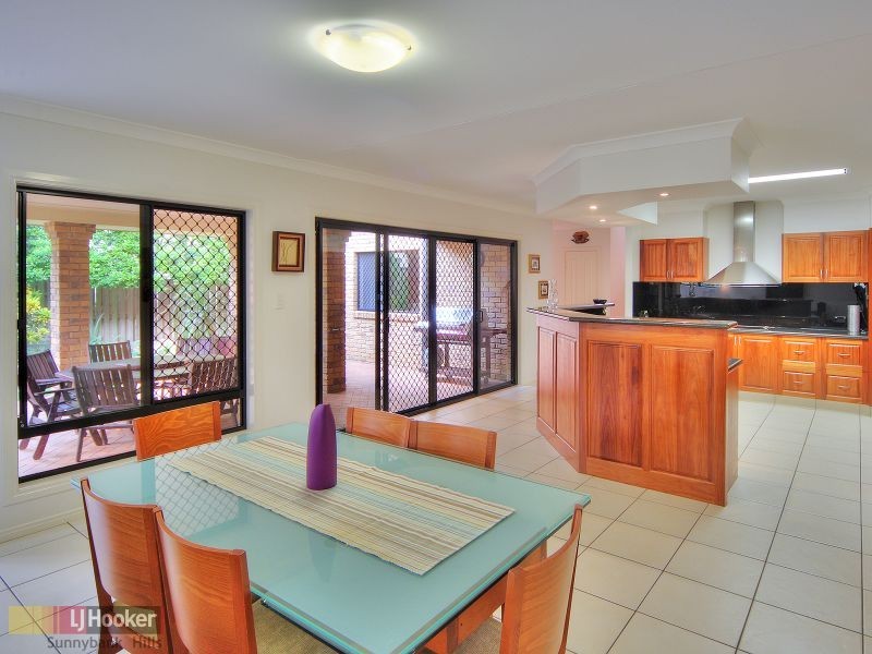 7 Peterleen Street, Robertson QLD 4109