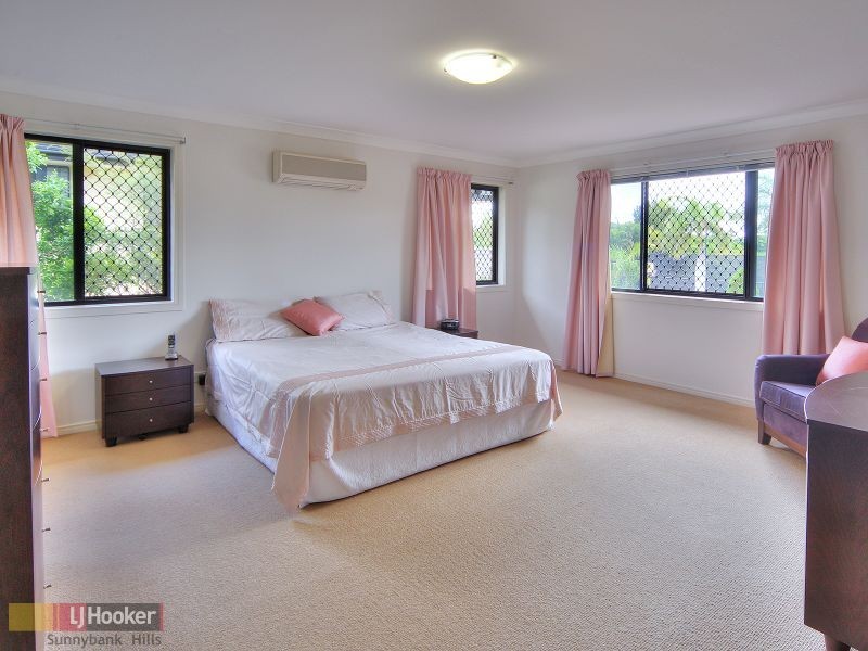 7 Peterleen Street, Robertson QLD 4109