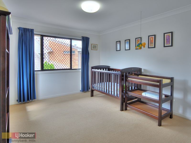 7 Peterleen Street, Robertson QLD 4109