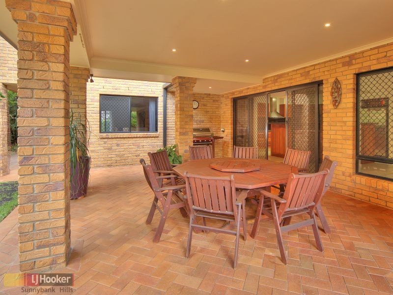 7 Peterleen Street, Robertson QLD 4109