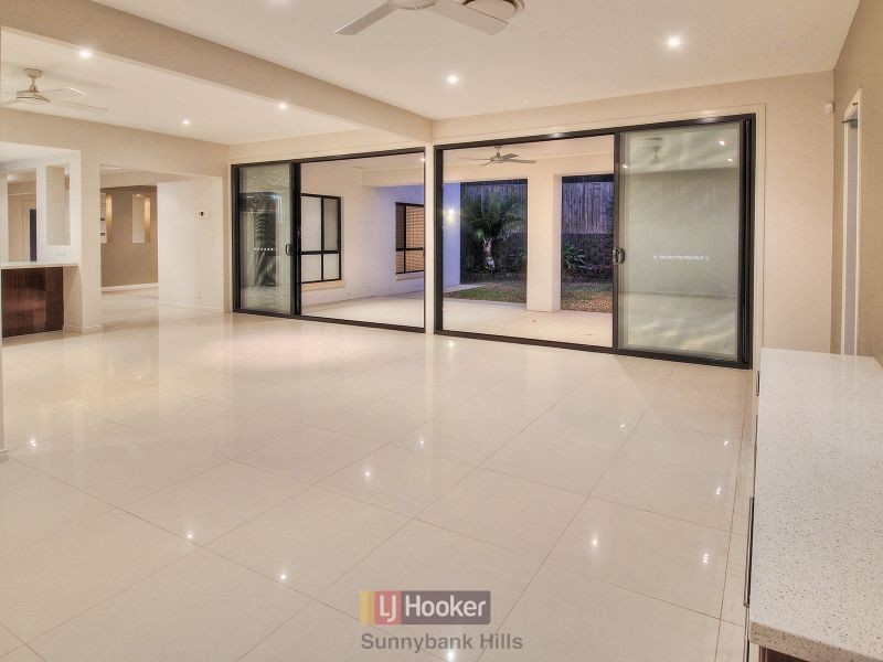 55 Willowleaf Close, Stretton QLD 4116