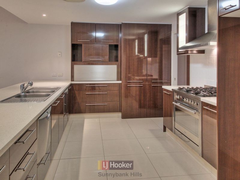55 Willowleaf Close, Stretton QLD 4116