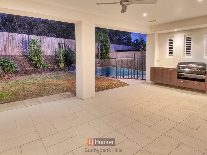 55 Willowleaf Close, Stretton QLD 4116