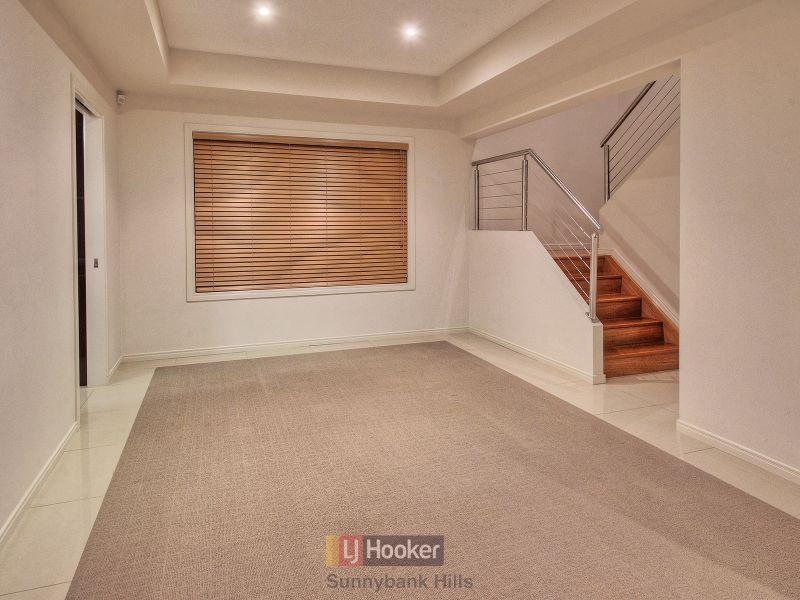 55 Willowleaf Close, Stretton QLD 4116