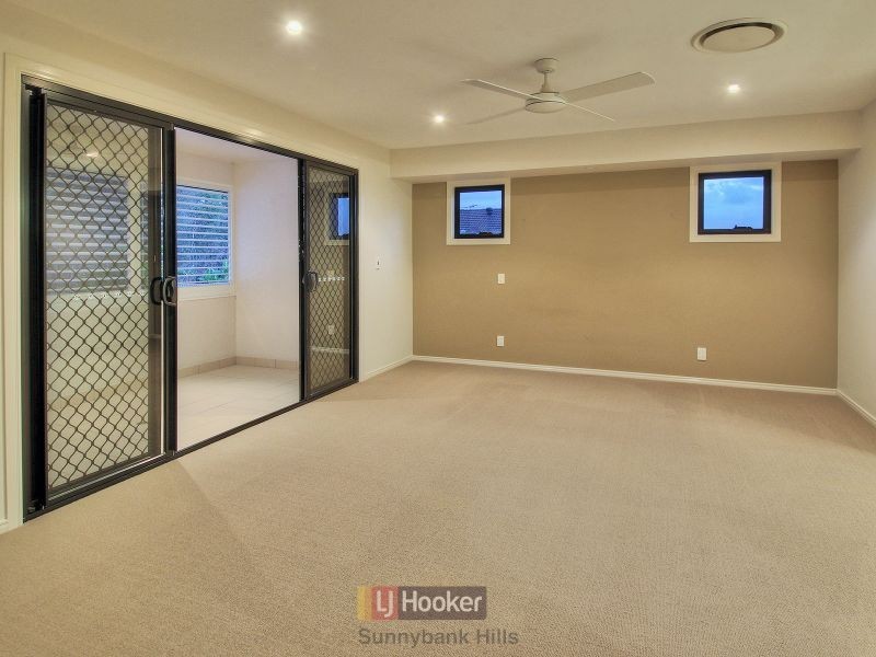 55 Willowleaf Close, Stretton QLD 4116