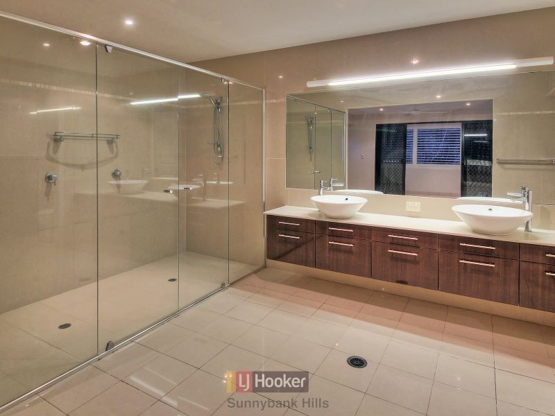 55 Willowleaf Close, Stretton QLD 4116