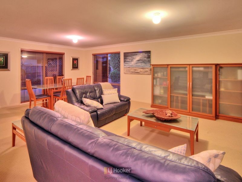 123 White Cedar Circuit, Stretton QLD 4116