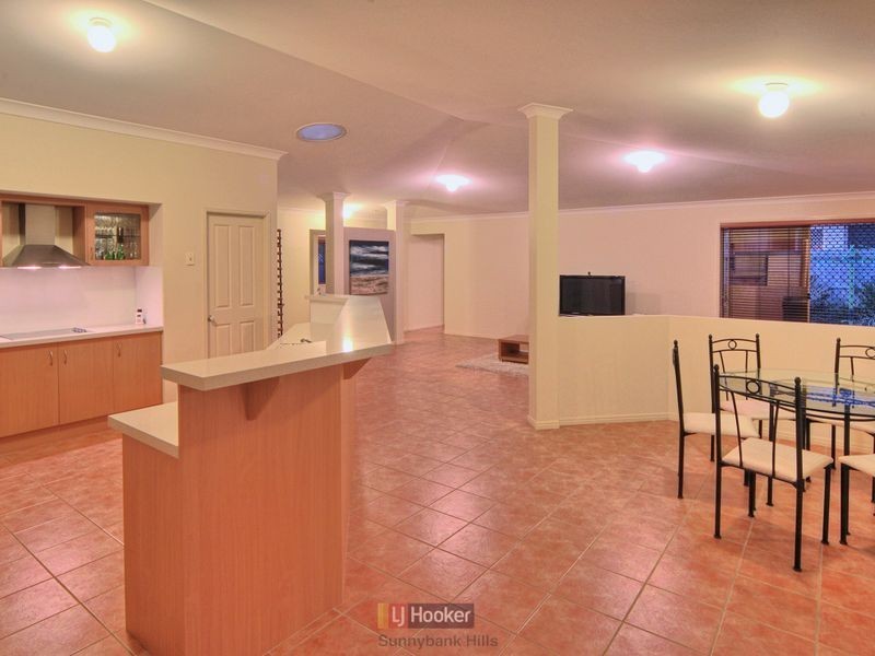 123 White Cedar Circuit, Stretton QLD 4116