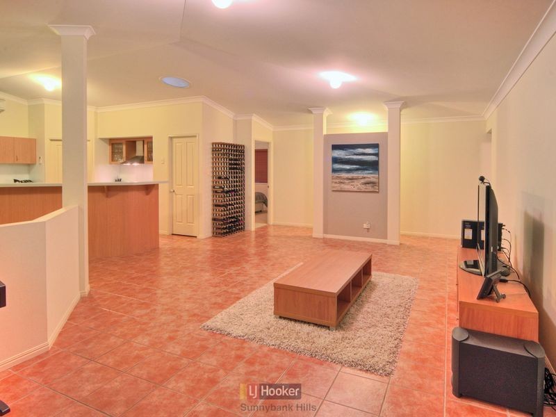 123 White Cedar Circuit, Stretton QLD 4116