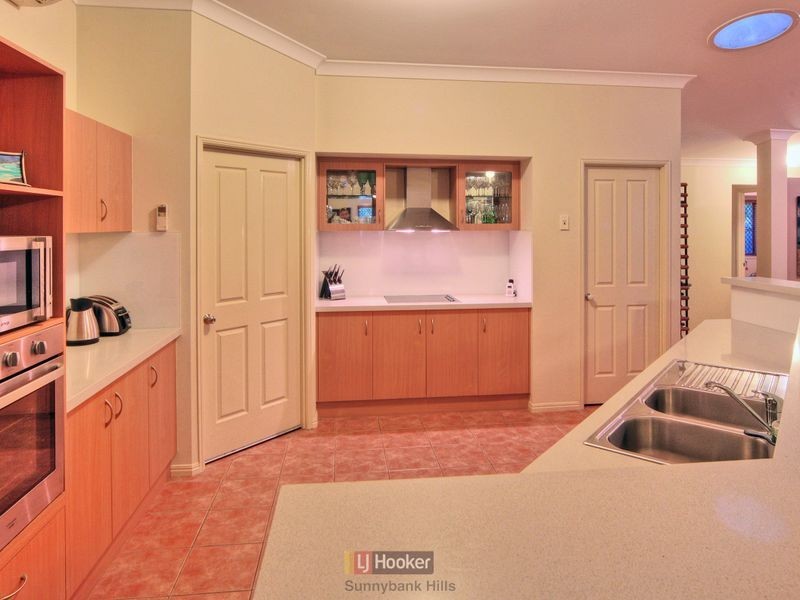 123 White Cedar Circuit, Stretton QLD 4116
