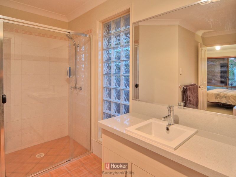 123 White Cedar Circuit, Stretton QLD 4116