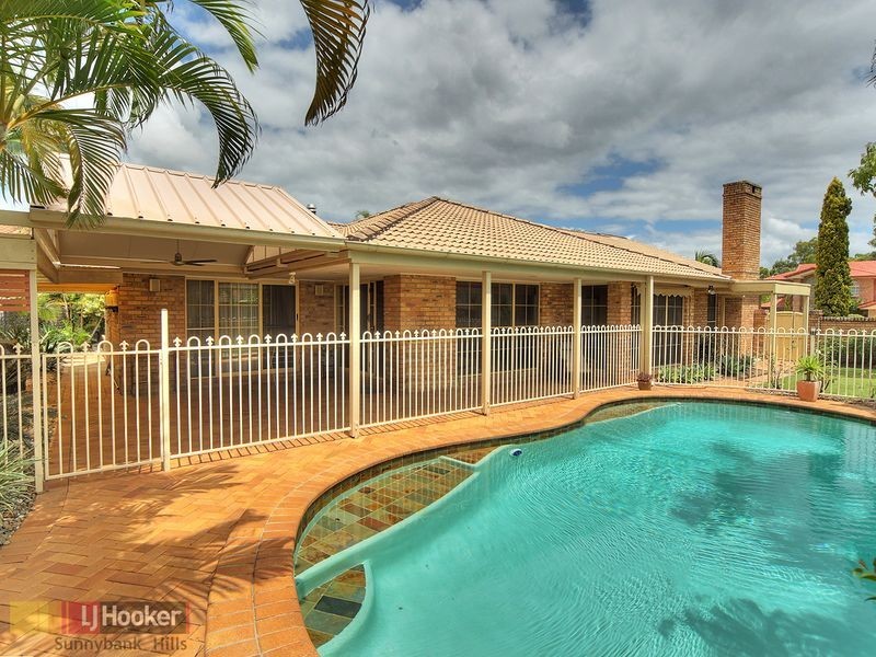 25 Poinsettia Crescent, Calamvale QLD 4116
