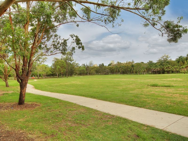 4/45 Curlew Street, Toowong QLD 4066