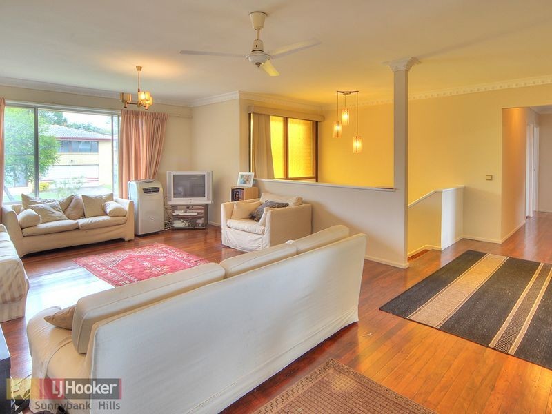 2 Tartarian Street, Macgregor QLD 4109