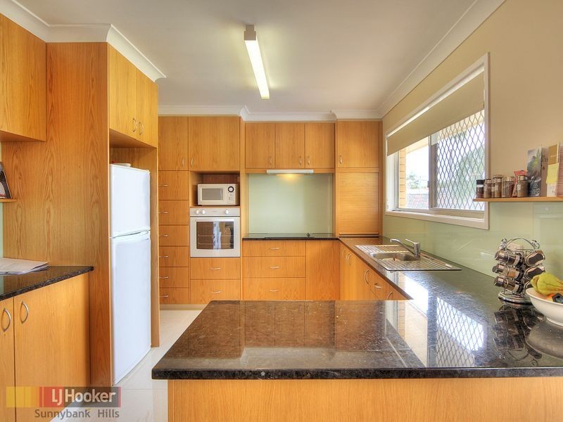 2 Tartarian Street, Macgregor QLD 4109