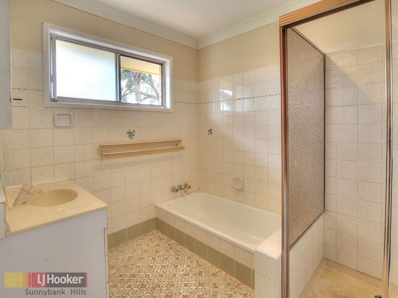 2 Tartarian Street, Macgregor QLD 4109