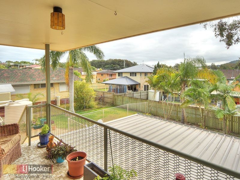 2 Tartarian Street, Macgregor QLD 4109