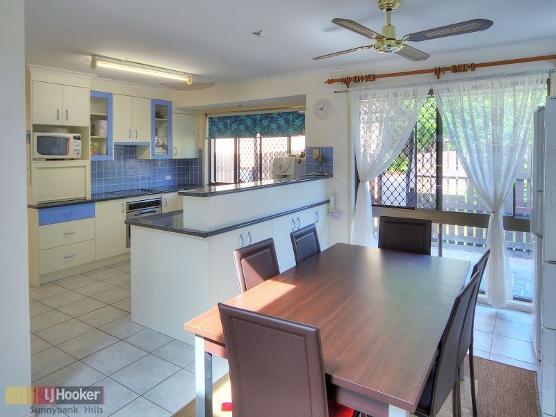 62 Oakleaf Street, Eight Mile Plains QLD 4113