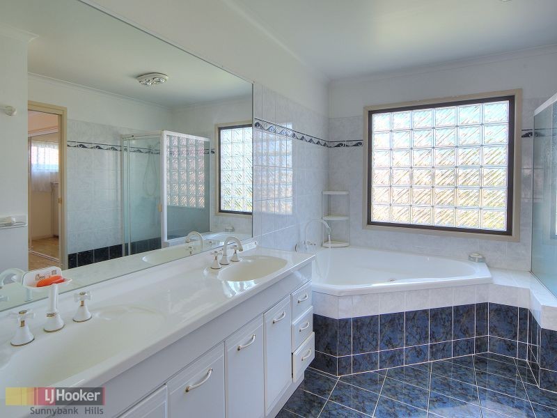 62 Oakleaf Street, Eight Mile Plains QLD 4113