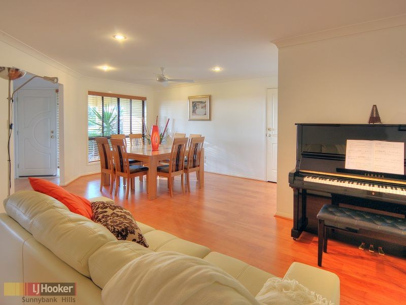 19 Yewleaf Place, Calamvale QLD 4116