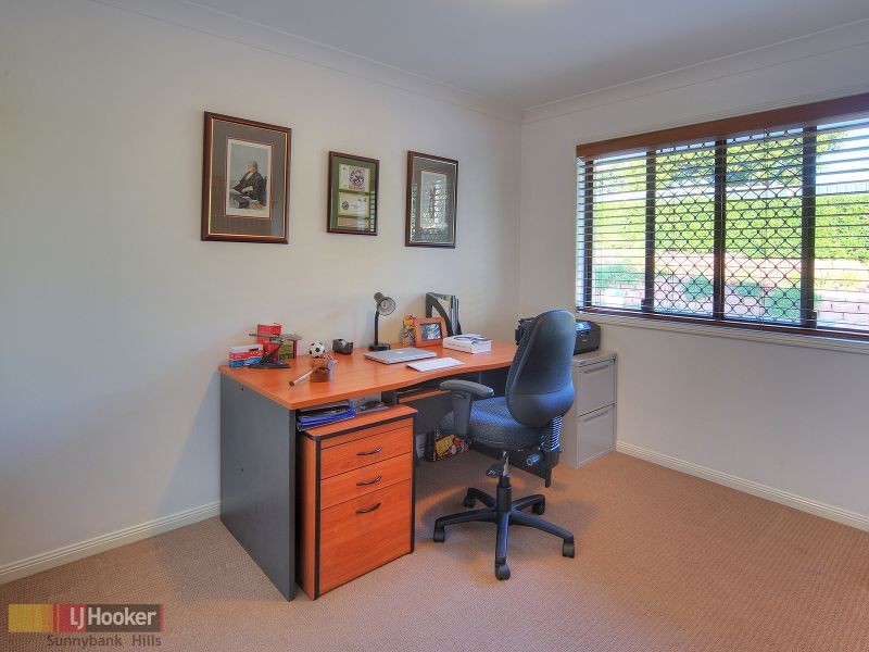 19 Yewleaf Place, Calamvale QLD 4116