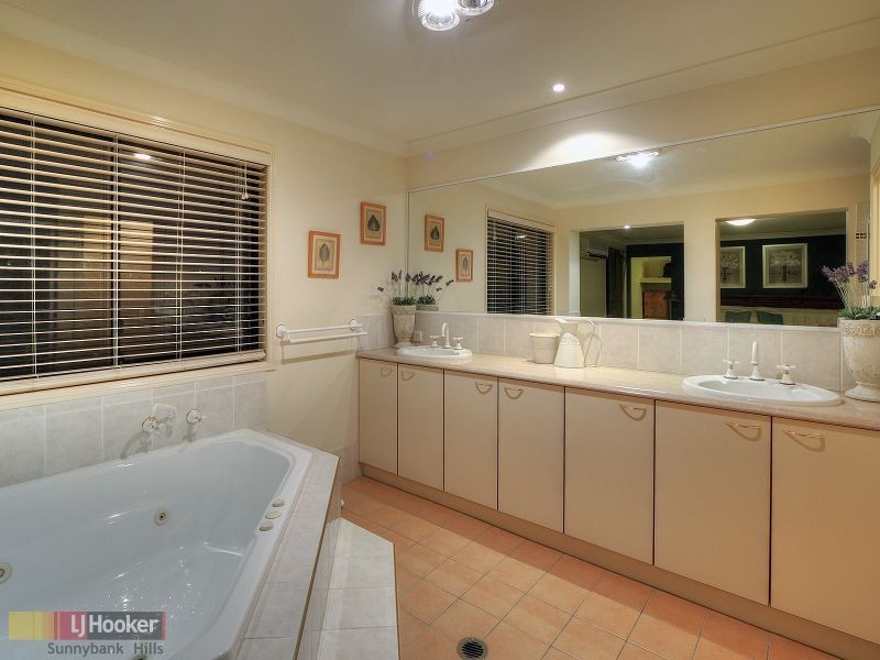 8 Wyalo Circuit, Parkinson QLD 4115