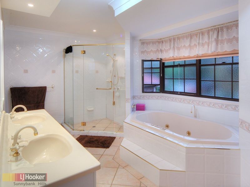 22 Kurru Street, Eight Mile Plains QLD 4113