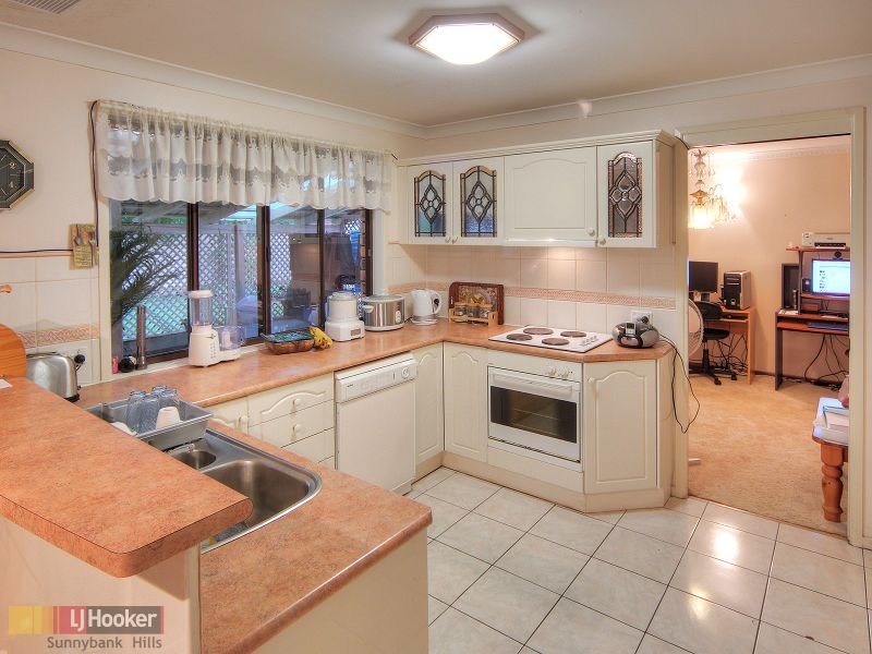 22 Kurru Street, Eight Mile Plains QLD 4113