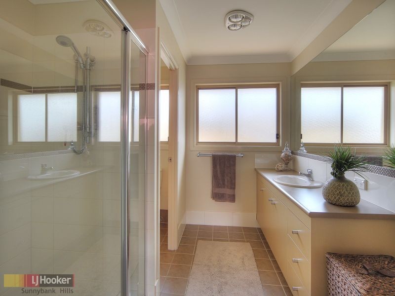 10 Hastings Close, Calamvale QLD 4116