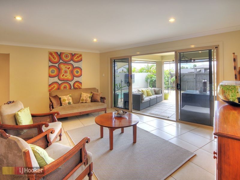 10 Hastings Close, Calamvale QLD 4116